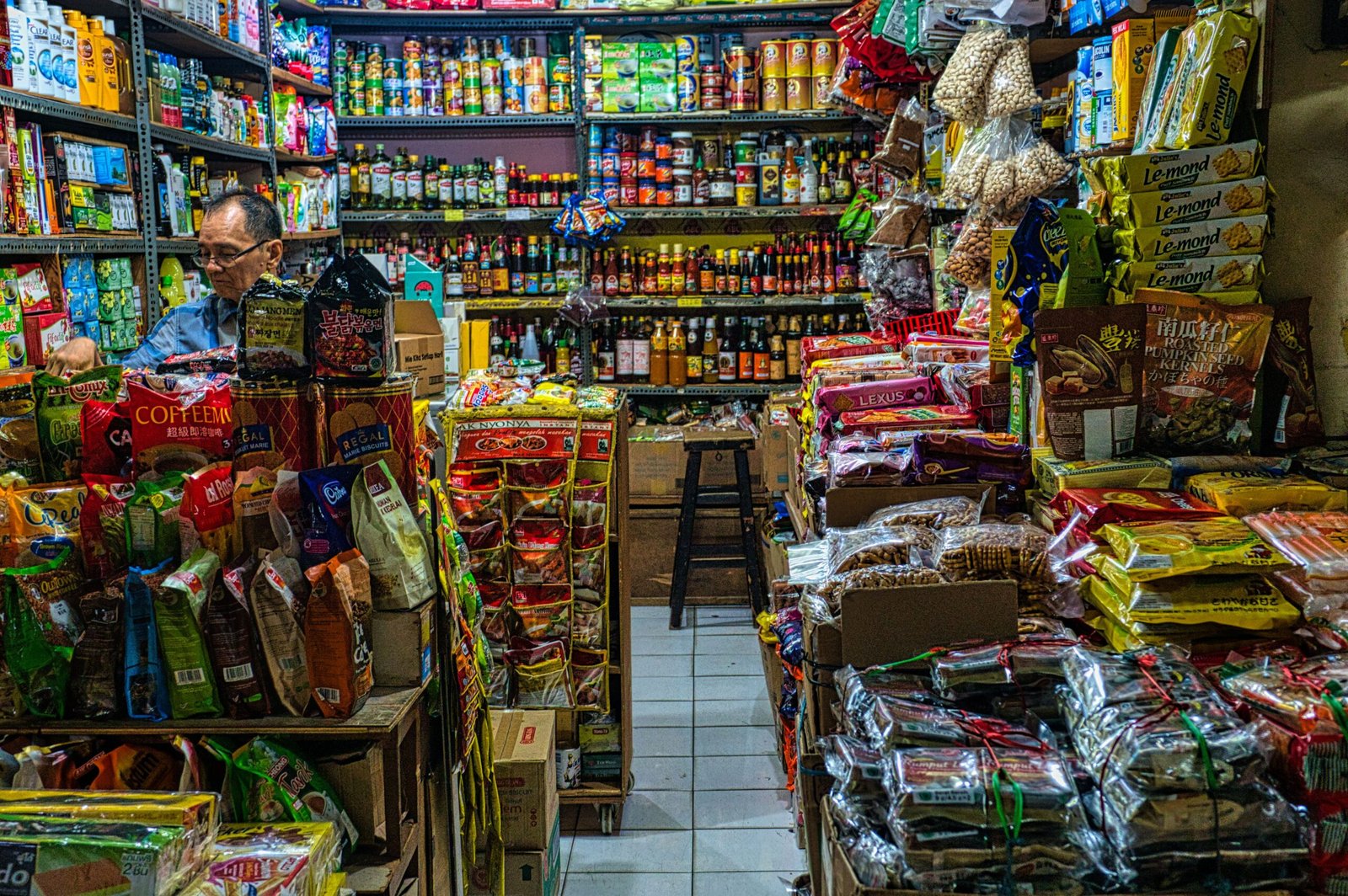 Toko dan reseller menjual produk kelapa Sahabat